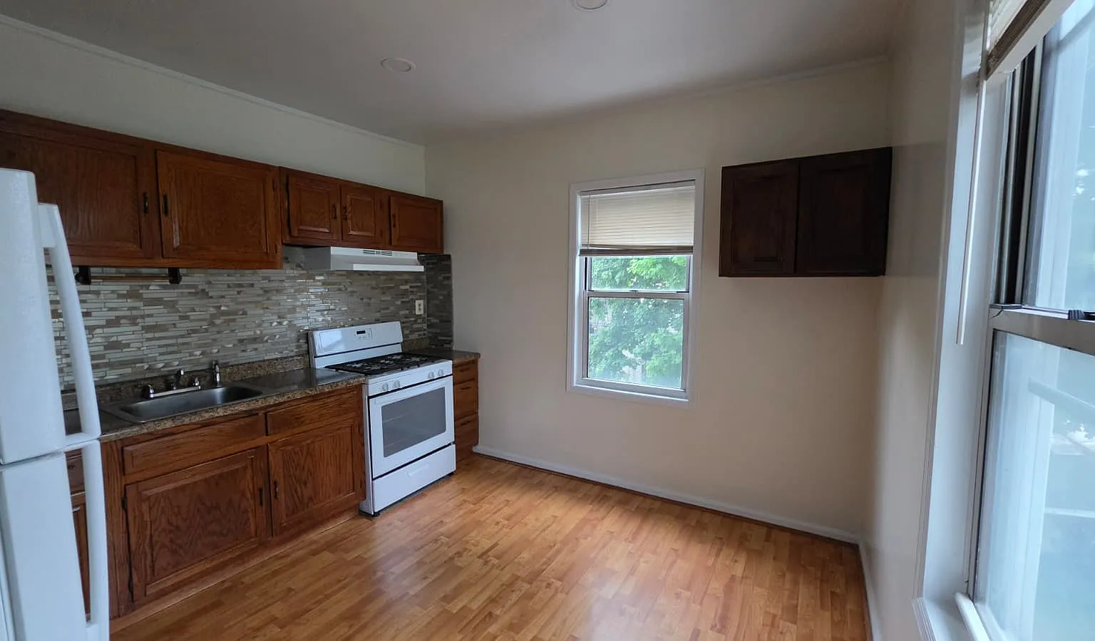 2 bed, 938 sqft, $3,000 — Photo 4