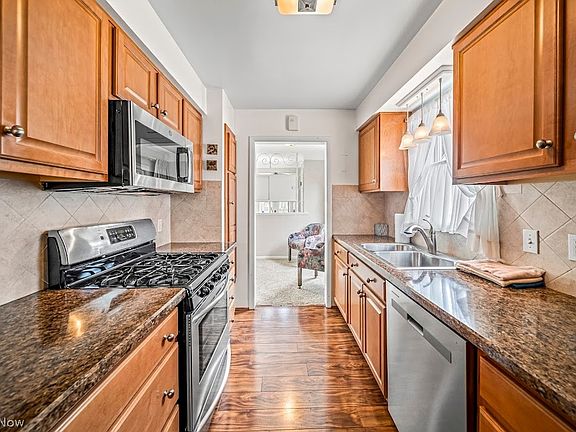 5th image of 30219 Truman Ave