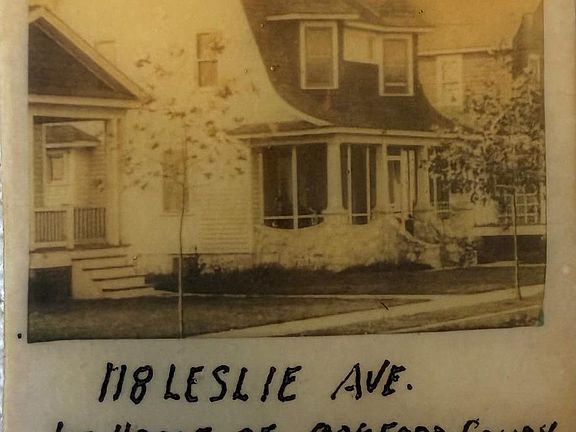 2nd image of 118 Leslie Ave