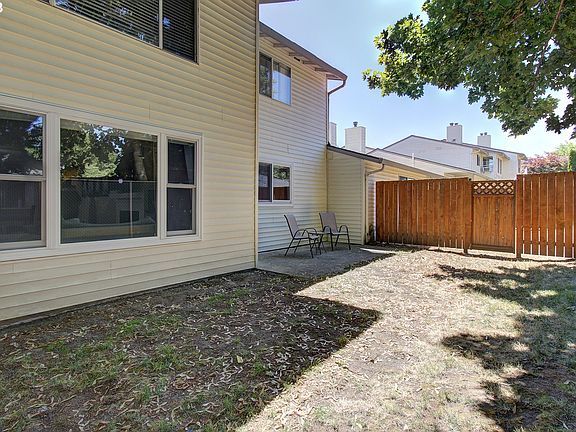 5th image of 502 SE 157th Ave Unit 58