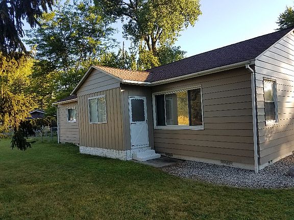2nd image of 3421 W Woodland Dr
