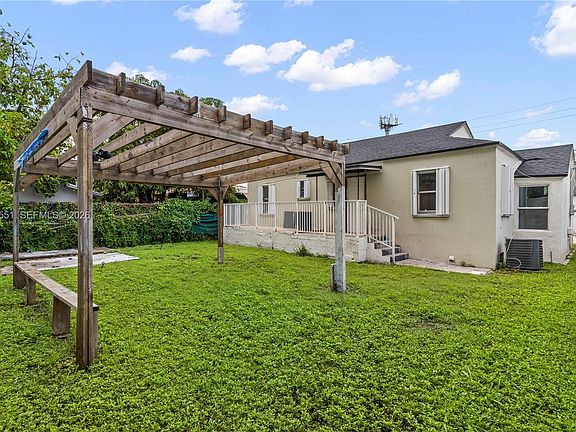3rd image of 3527 NW 34th St