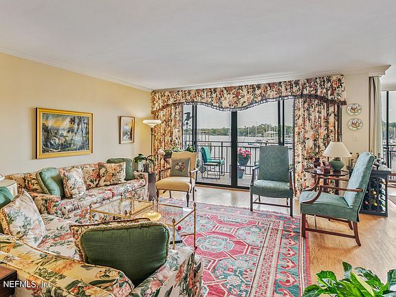 5th image of 4401 Lakeside Dr Unit 304