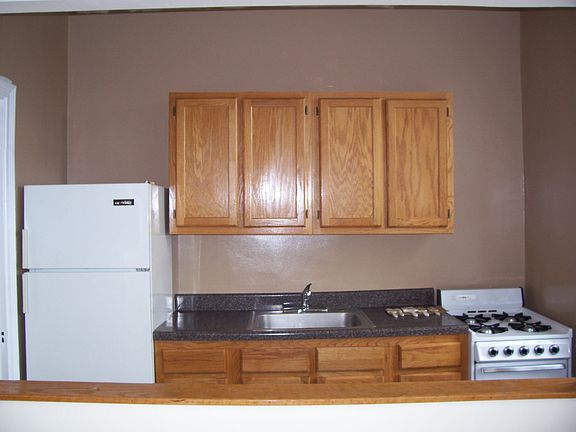 3rd image of 108 Palisade Ave APT C3