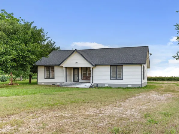 300 Grellhesl Rd, West, TX 76691