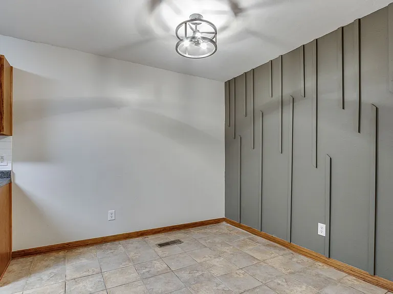 819 N Eagle Ln — Photo 12