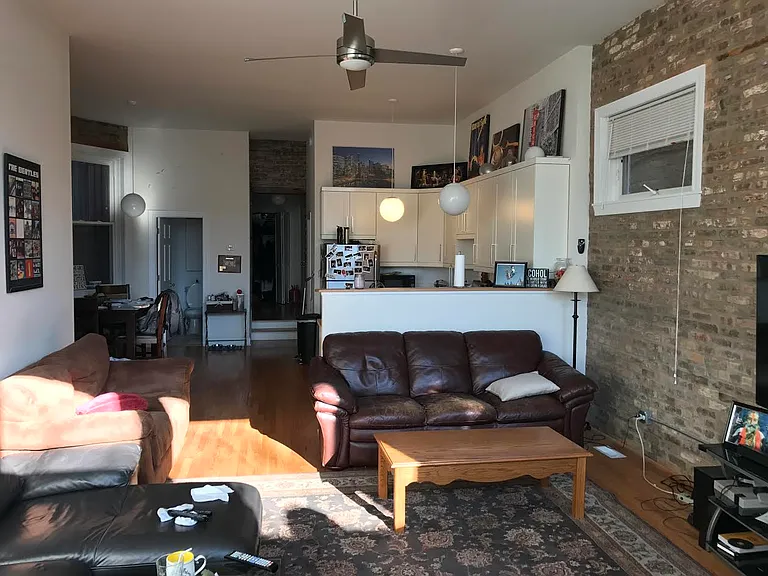 1243 N Greenview Ave — Photo 2