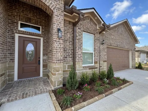 107 County Road 3372, Cleveland, TX 77327