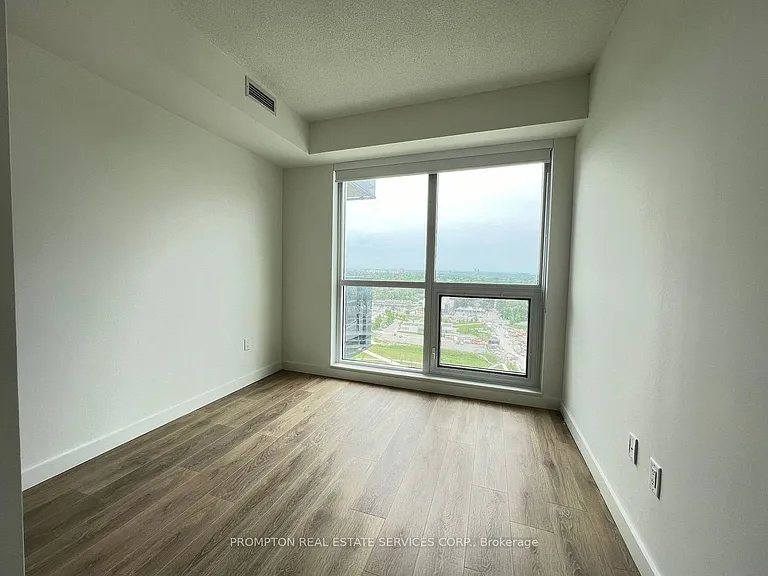 27 McMahon Dr #2012 — Photo 12