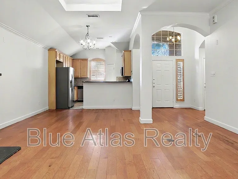 4905 Canberra Ln — Photo 1