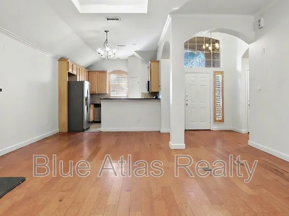 4905 Canberra Ln, Arlington, TX 76017