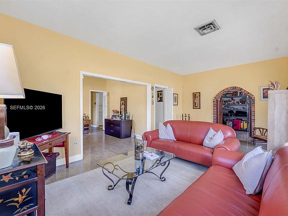4th image of 2048 NE 180th St