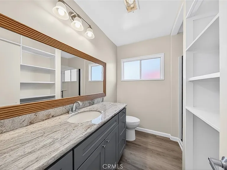637 W Fernfield Dr — Photo 2