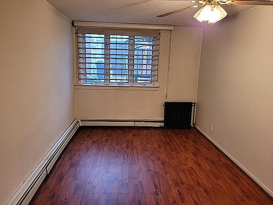 3rd image of 1512 E 56th St