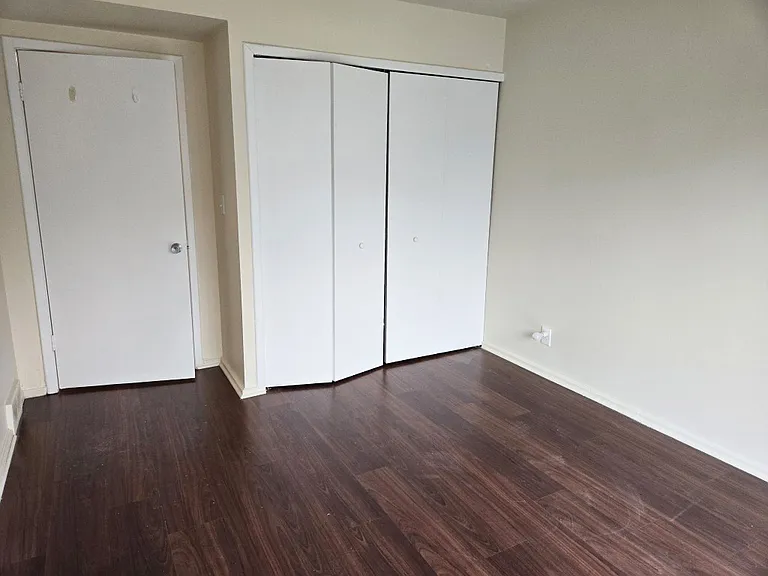 755 Emmons Ave — Photo 15