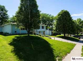 3911 N 97th St, Omaha, NE 68134