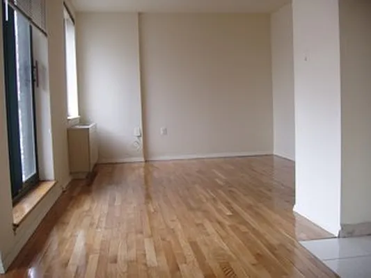 Rented by City Connections Realty | media 9