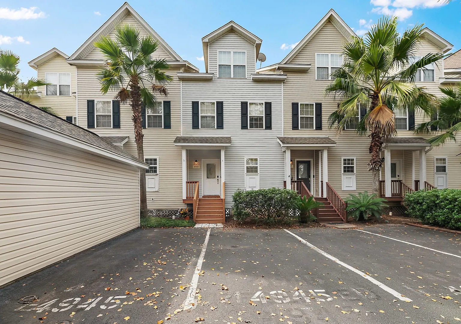 4945 Lake Palmetto Lane — Photo 1