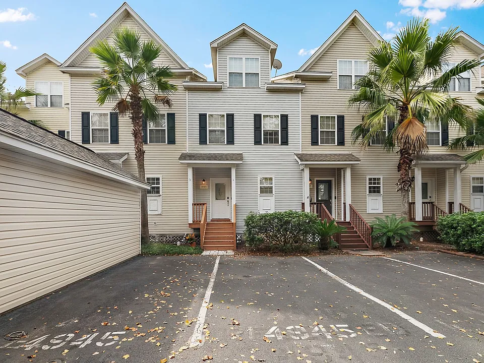 4945 Lake Palmetto Ln