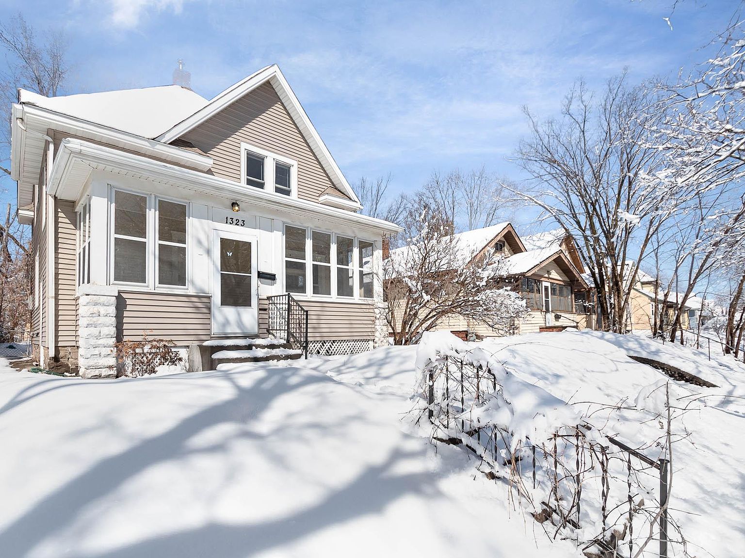 1323 Seminary Ave, Saint Paul, MN 55104 Zillow