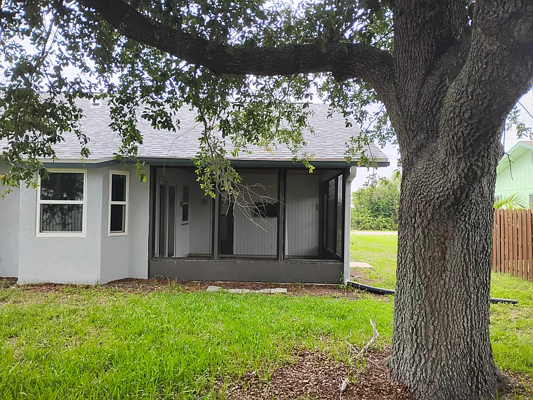 10299 Willmington Blvd — Photo 3