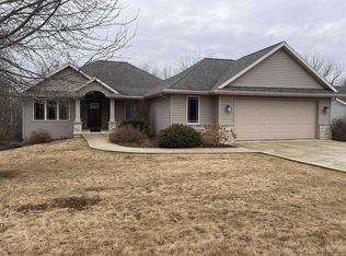 682 Kensington Dr, Ripon, WI 54971