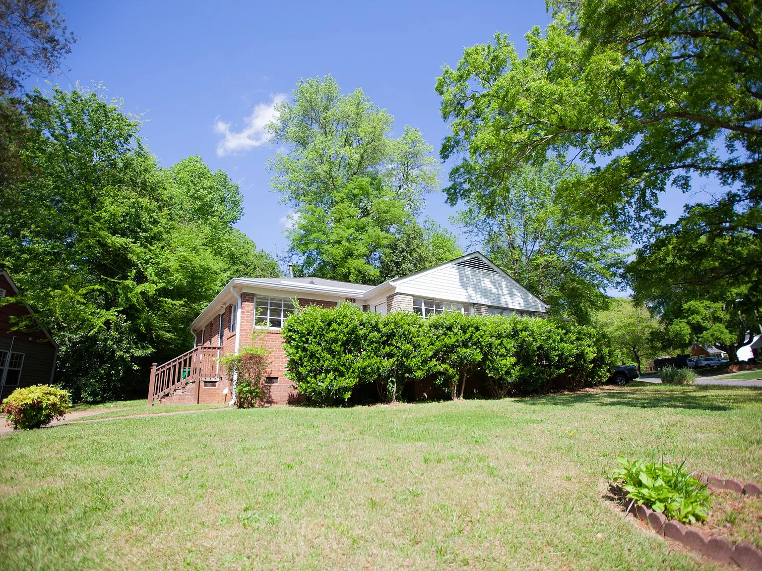 2 bed, 850 sqft, $1,575 — Photo 3