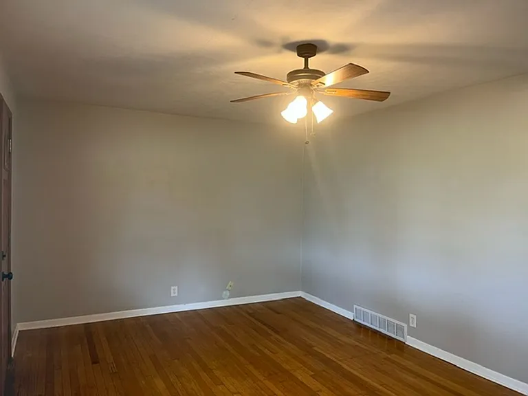 202 Clinkscales Rd — Photo 6