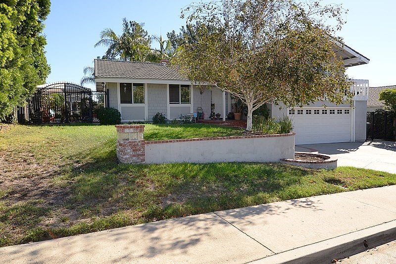2nd image of 25217 Terreno Dr