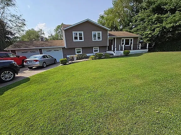 4 bed, $3,600 — Photo 1
