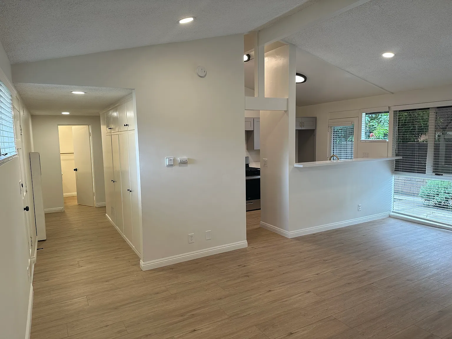 1 bed, 750 sqft, $1,895 — Photo 2