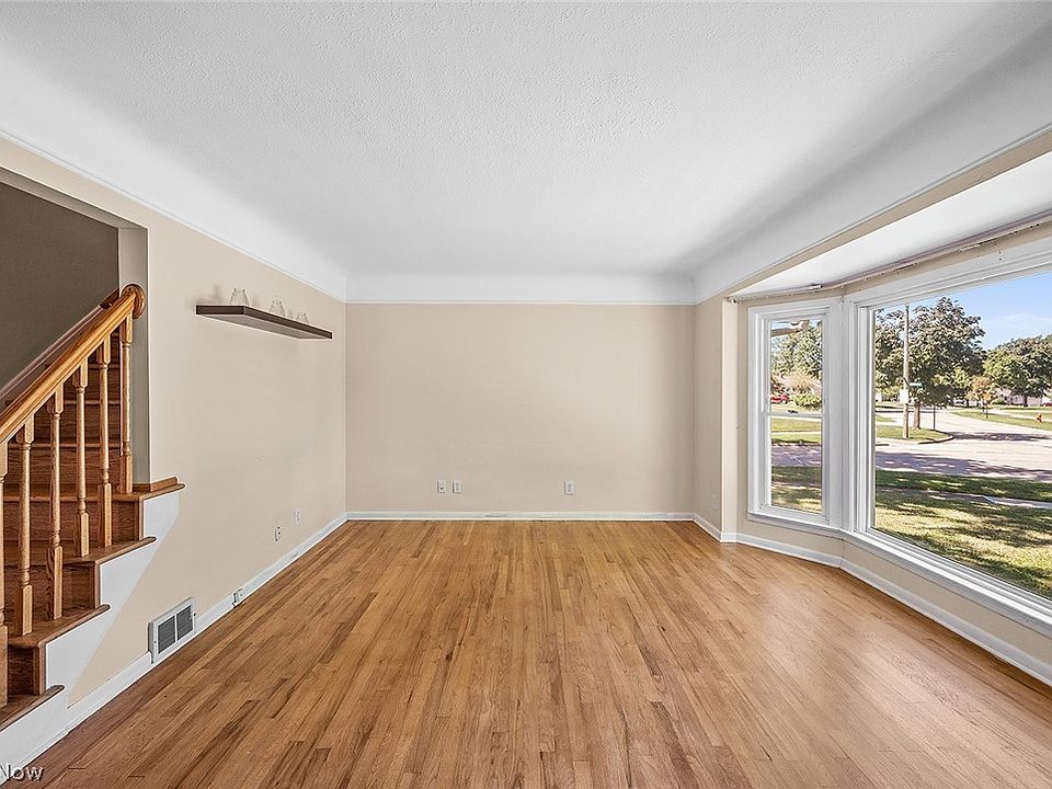 1435 Haverston Rd, Lyndhurst, OH 44124 Zillow