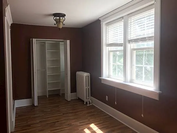 36 Wellington St N — Photo 2