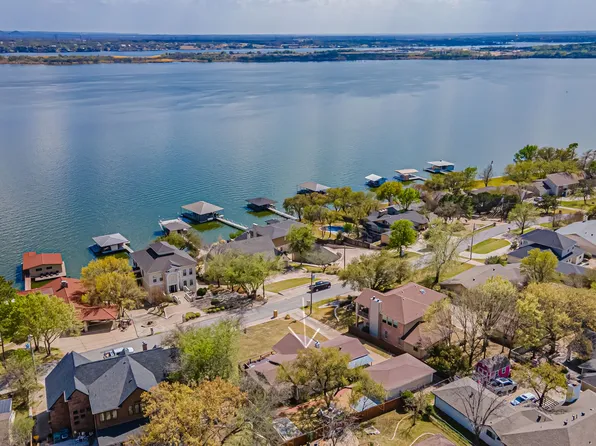 5000 Rio Vista Dr, Granbury, TX 76049