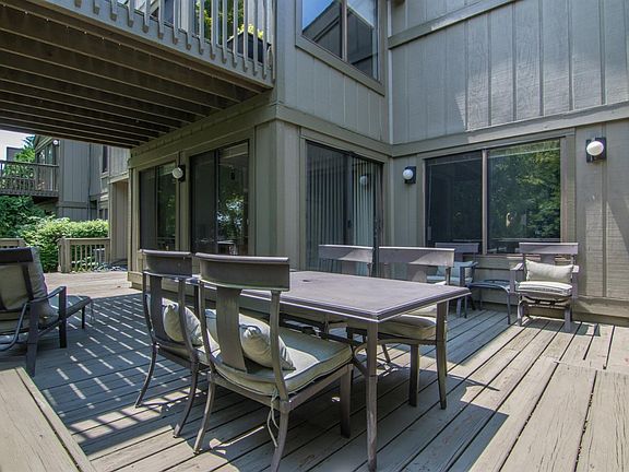 5th image of 543 Laketower Dr Unit 121