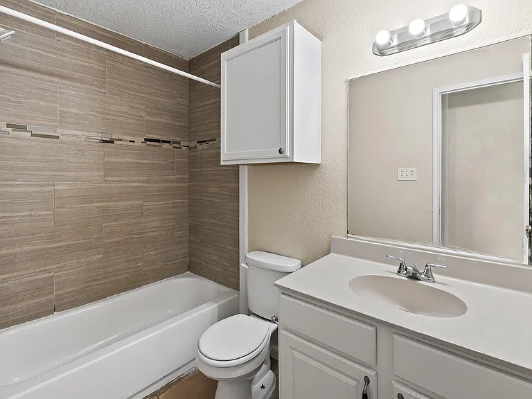 410 Old Thorndale Rd #D — Photo 14