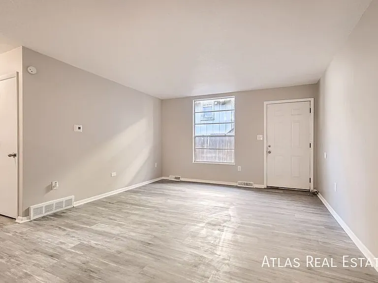 331 N Columbine St #A — Photo 4