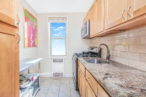 Sold by Re/Max In The City | media 4