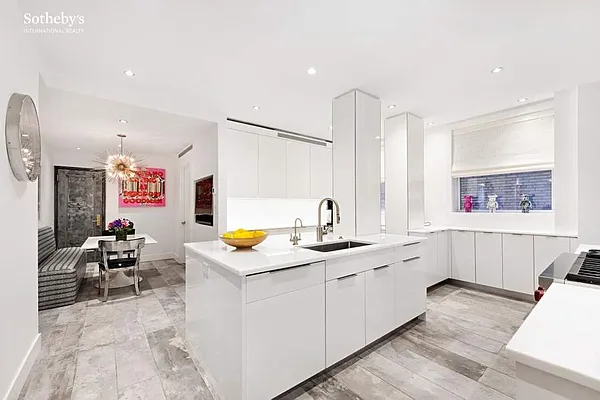 Sold by Sotheby's International Realty | media 21