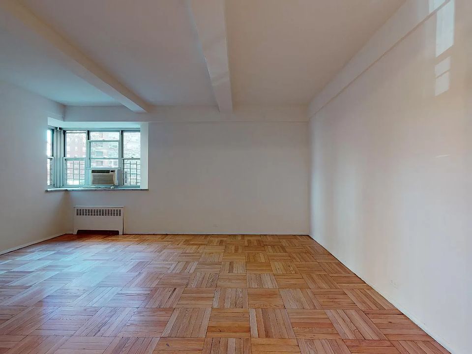 1st image of 550 Grand St #Ggc
