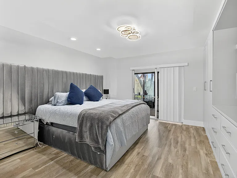 8256 Summerbreeze Ln — Photo 18