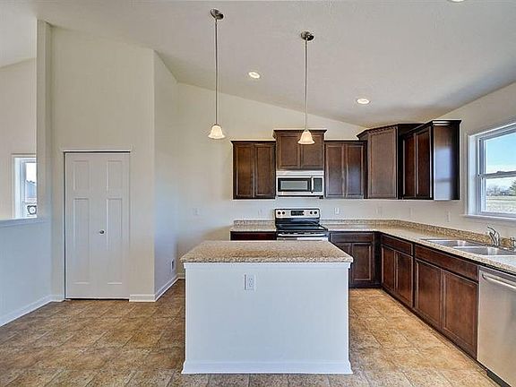 4th image of 1806 N Tyrel Ave W