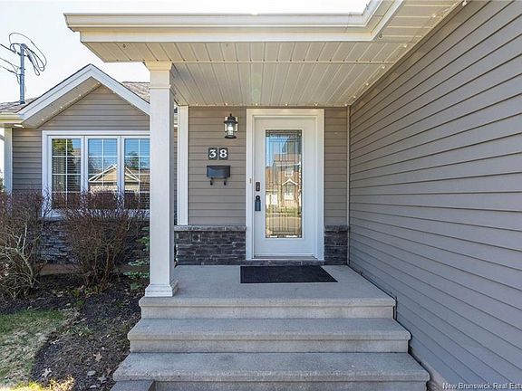 2nd image of 38 Forest Grove Rd