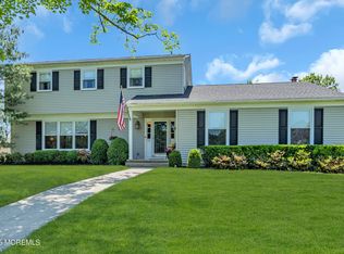 17 Acorn Dr, Middletown, NJ 07748