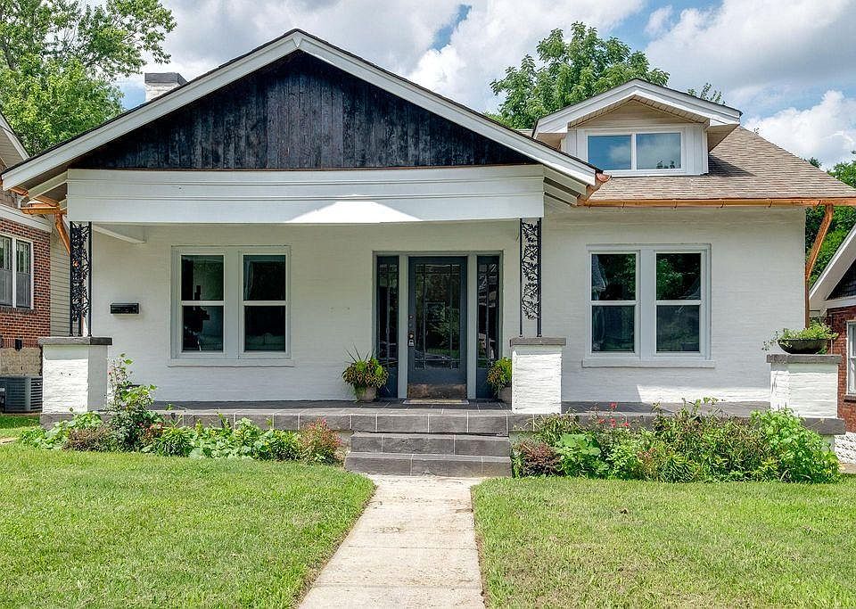 This is the front of 1709 Holly St. Unit for rent is accessed via exterior staircase in the back of the property, and is on the second floor. Parking available in back via alley.