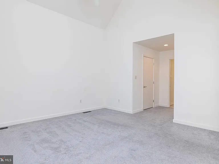 156 Christina Landing Dr — Photo 32