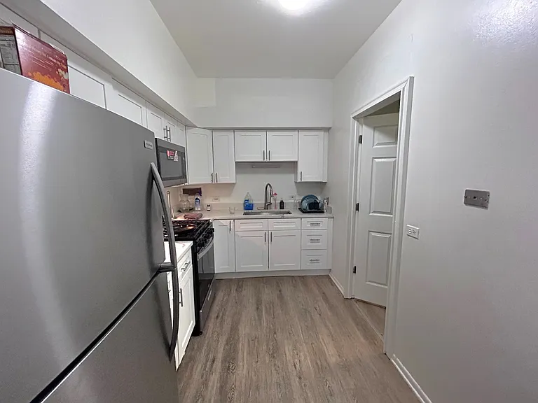 2921 S Michigan Ave #103 — Photo 2