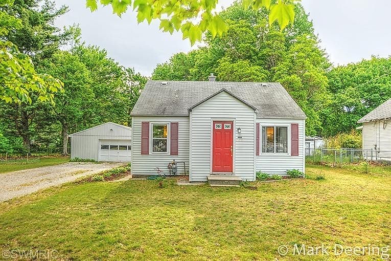 1st image of 15394 Moreland St