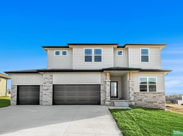 17105 Cora St, Bennington, NE 68007