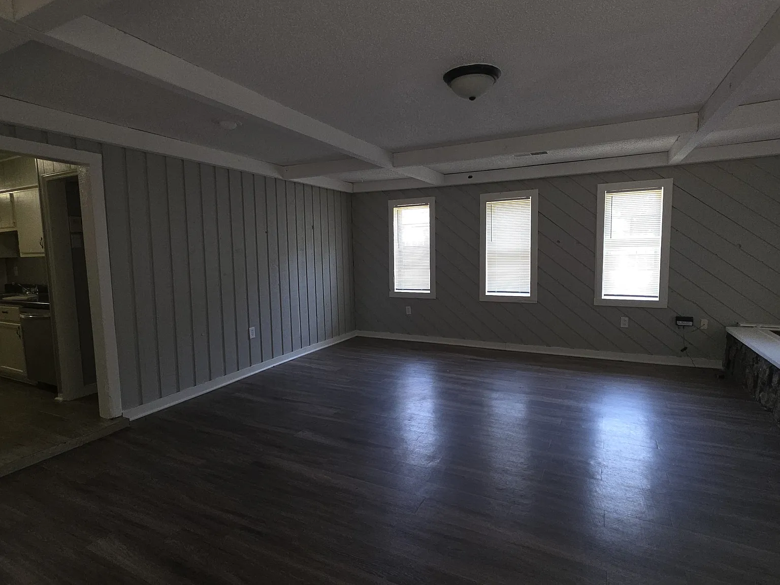 Beautiful 3-Bedroom 1-Bathroom Home — Photo 2